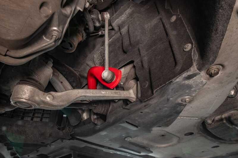 Load image into Gallery viewer, UMI 16-24 Chevrolet Camaro Suspension Stabilizer Bar - Red
