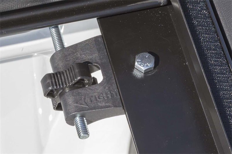 Load image into Gallery viewer, Access Vanish 99-07 Ford Super Duty 6ft 8in Bed Roll-Up Cover
