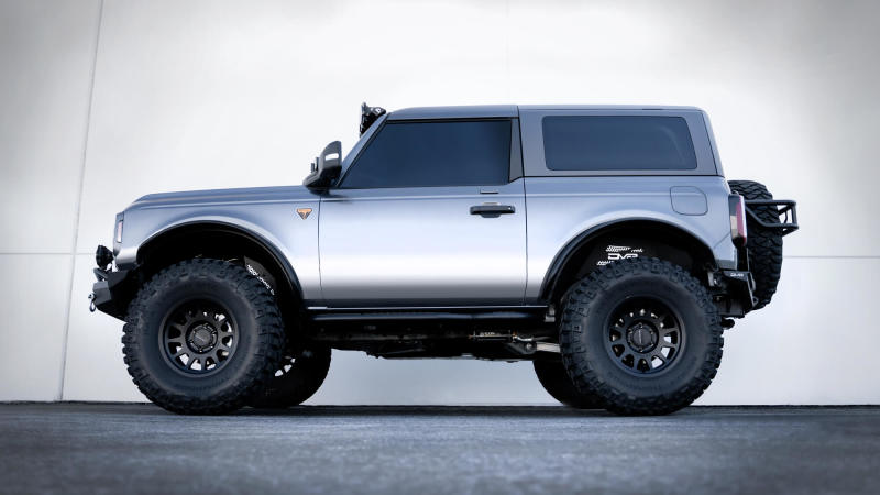 Load image into Gallery viewer, DV8 Offroad 21-23 Ford Bronco OE Plus 2-Door Side Steps
