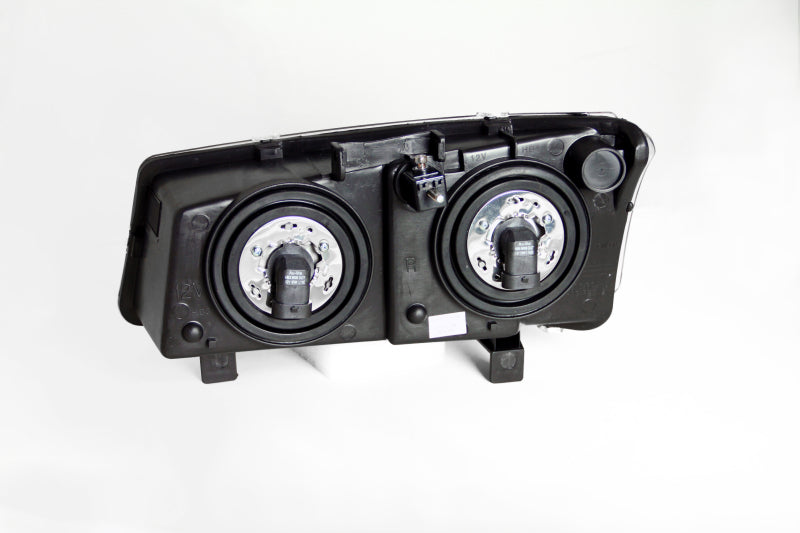 Load image into Gallery viewer, ANZO 2003-2006 Chevrolet Silverado 1500 Crystal Headlights Chrome
