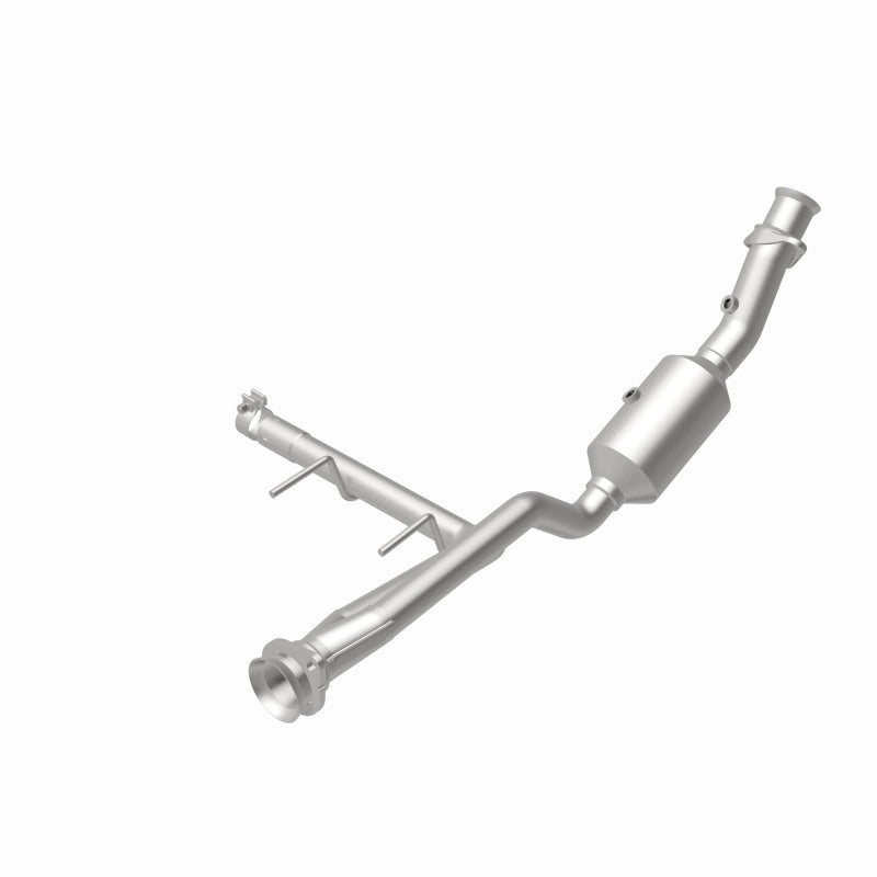 Load image into Gallery viewer, MagnaFlow 18-20 Ford F-150 V6 3.3L Right Underbody Direct-Fit Catalytic Converter
