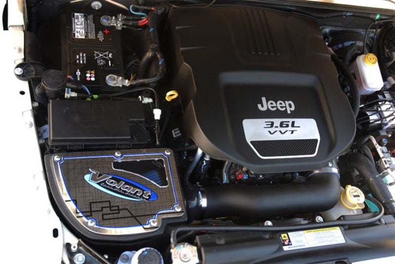 Load image into Gallery viewer, Volant 12-18 Jeep Wrangler 3.6L V6 Pro5 Closed Box Air Intake System
