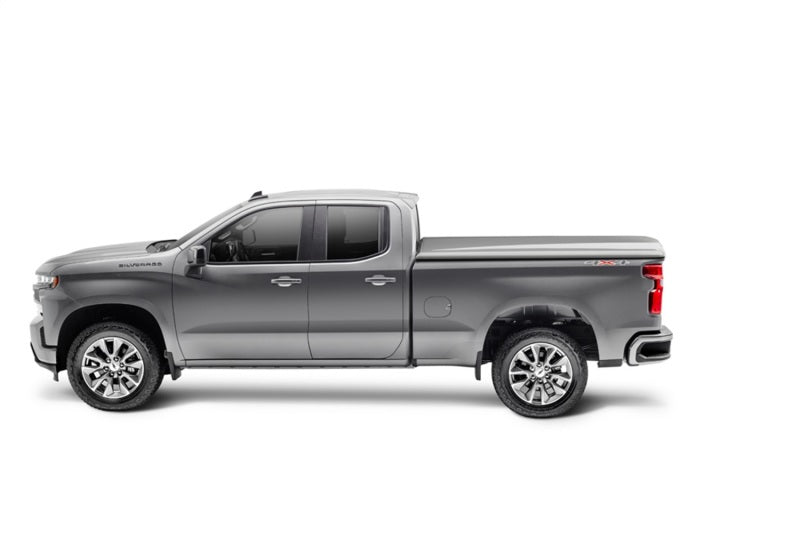 Load image into Gallery viewer, UnderCover 19-20 Chevy Silverado 1500 6.5ft Elite LX Bed Cover - Summit White
