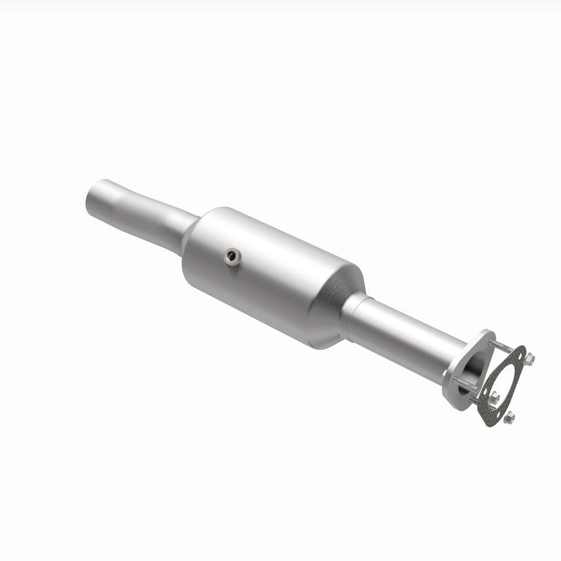Load image into Gallery viewer, MagnaFlow 16-19 Ford E-450 Super Duty Base V10 6.8L Underbody Direct-Fit Catalytic Converter
