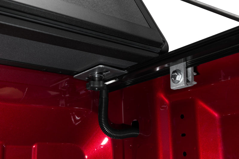 Load image into Gallery viewer, BAK 19-20 Dodge Ram 1500 (New Body Style w/ Ram Box) 5ft 7in Bed BAKFlip MX4 Matte Finish
