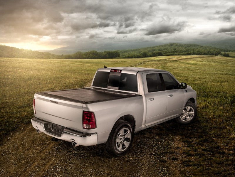Load image into Gallery viewer, Roll-N-Lock 99-07 Chevy Silverado/Sierra (w/OE Rail Caps) LB 96-3/4in M-Series Tonneau Cover
