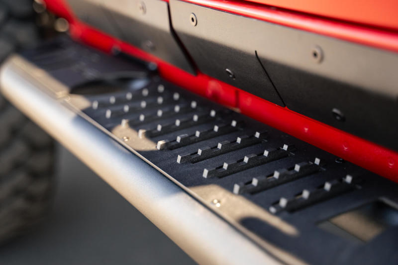 Load image into Gallery viewer, DV8 Offroad 20-23 Jeep Gladiator JT Body/Pinch Weld Mounted Step
