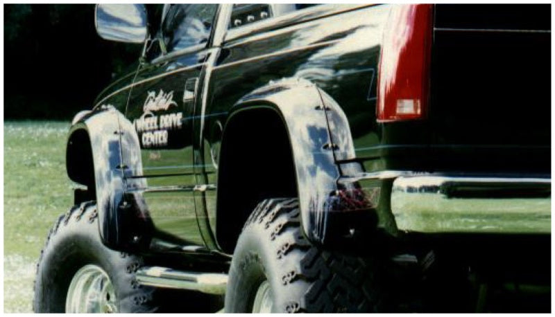 Load image into Gallery viewer, Bushwacker 88-99 Chevy C1500 Cutout Style Flares 2pc - Black

