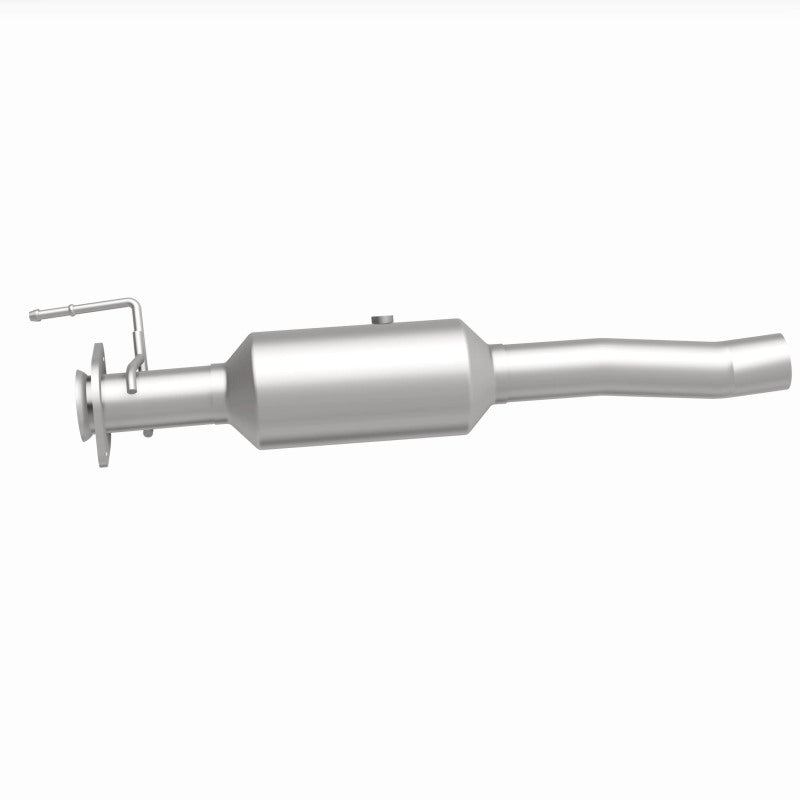 Load image into Gallery viewer, MagnaFlow 18-19 Ford F-450 Super Duty V10 6.8L Underbody Direct Fit Catalytic Converter
