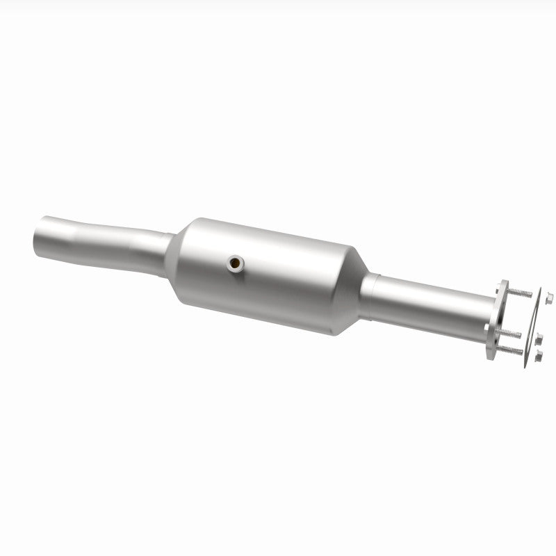 Load image into Gallery viewer, MagnaFlow 16-19 Ford E-450 Super Duty Base V10 6.8L Underbody Direct-Fit Catalytic Converter
