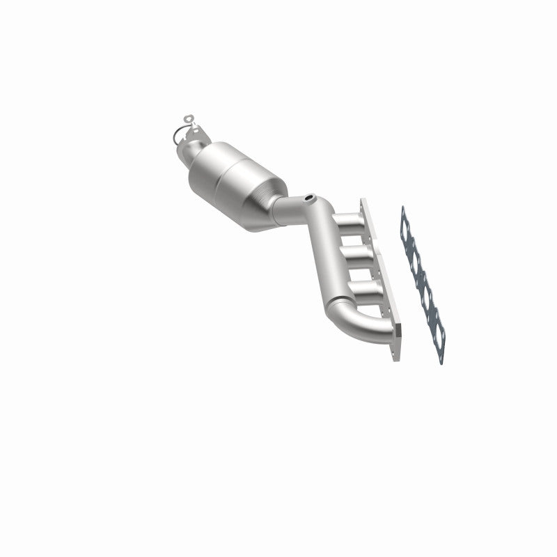 Load image into Gallery viewer, MagnaFlow Direct-Fit SS Catalytic Converter 04-06 Nissan Titan 5.6L V8 (California)
