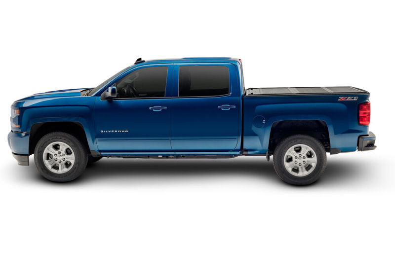 Load image into Gallery viewer, UnderCover 07-13 Chevy Silverado 1500 / 07-04 Silverado 2500 HD 6.5ft Flex Bed Cover
