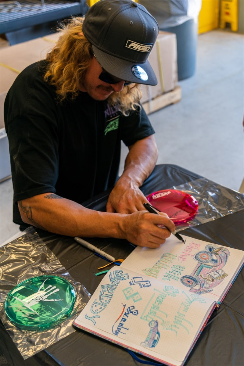 Load image into Gallery viewer, Rigid Industries x SHREDDY 360-Series 4in Lights w/Wt Bcklght (2) + 6 Covers (2 Pink/2 Teal/2 Blk)

