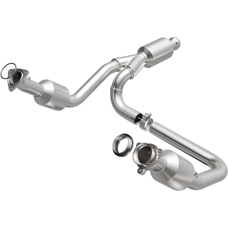 Load image into Gallery viewer, Magnaflow 14-15 Chevrolet Silverado 1500 Underbody 4.3L / 5.3L Direct-Fit Catalytic Converter
