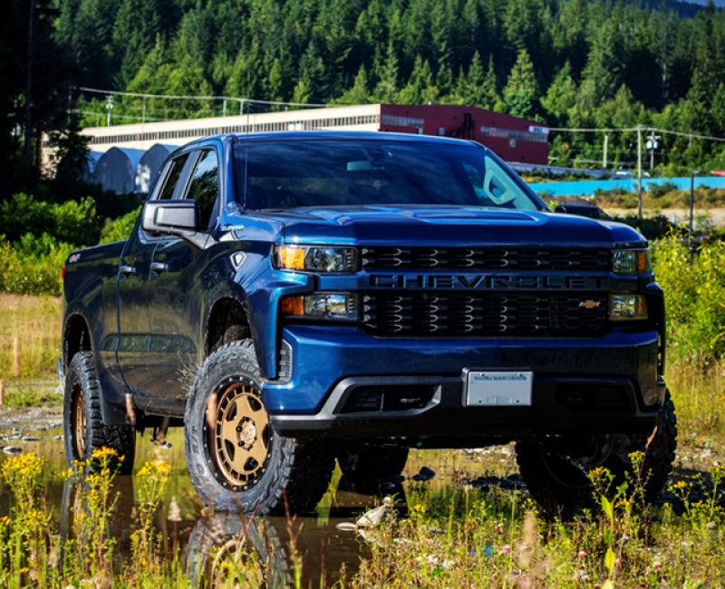 Load image into Gallery viewer, Belltech 19-20 Chevrolet Silverado / GMC Sierra 1500 4WD 4in Suspension Lift Kit w/ Shocks
