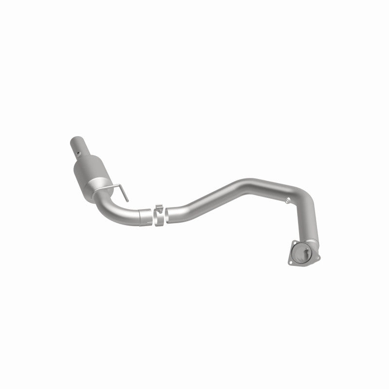 Load image into Gallery viewer, MagnaFlow 2009 Chevrolet Express 4500 V8 6.0L Left Underbody Catalytic Converter

