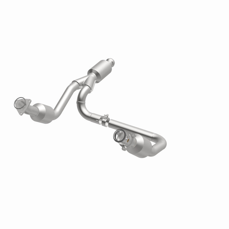 Load image into Gallery viewer, Magnaflow 14-15 Chevrolet Silverado 1500 5.3L Direct-Fit Catalytic Converter
