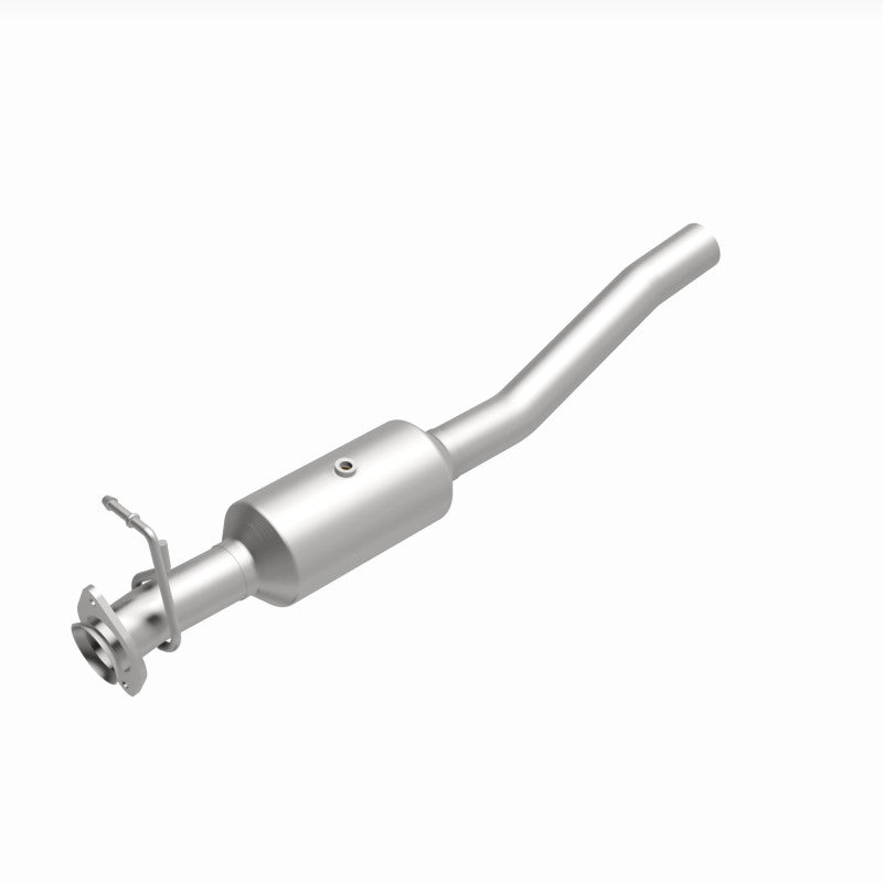 Load image into Gallery viewer, MagnaFlow 16-19 Ford F-53 V10 6.8L Underbody Direct-Fit Catalytic Converter
