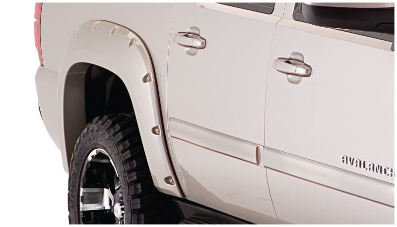 Load image into Gallery viewer, Bushwacker 07-13 Chevy Avalanche Pocket Style Flares 4pc - Black
