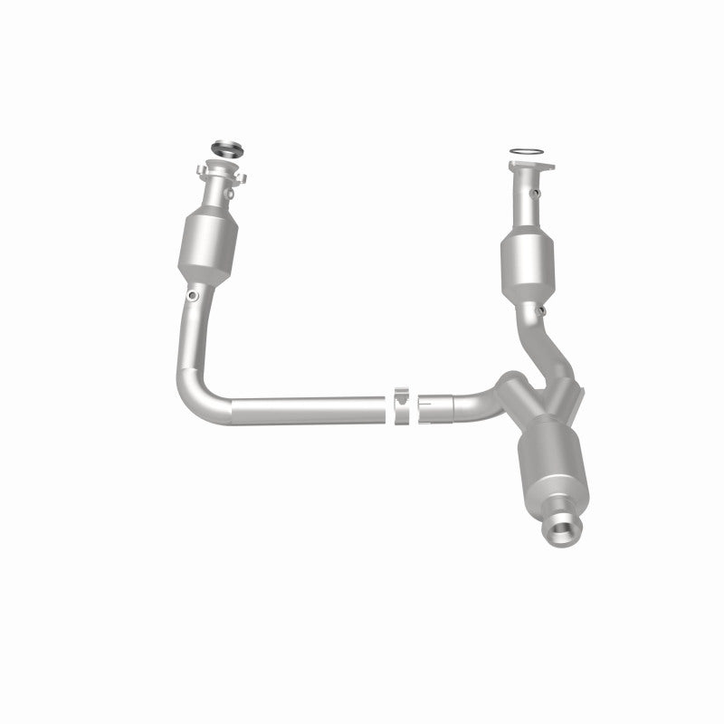 Load image into Gallery viewer, Magnaflow 14-15 Chevrolet Silverado 1500 Underbody 4.3L / 5.3L Direct-Fit Catalytic Converter
