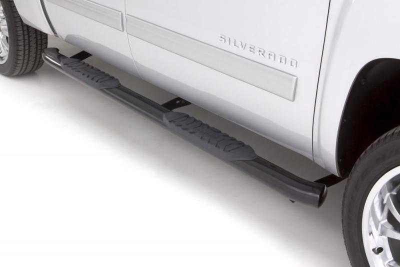 Load image into Gallery viewer, Lund 15-17 Chevy Colorado Ext. Cab 5in. Oval Curved Steel Nerf Bars - Black
