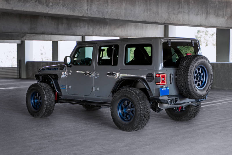 Load image into Gallery viewer, DV8 Offroad 18-23 Jeep Wrangler JL Spec Series Tube Fenders
