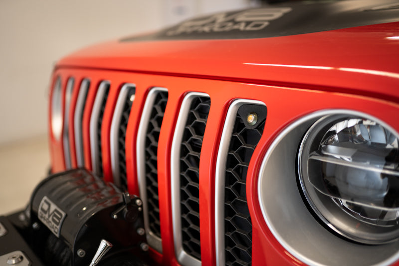 Load image into Gallery viewer, DV8 Offroad 2018+ Jeep JL Grill Amber Marker Lights
