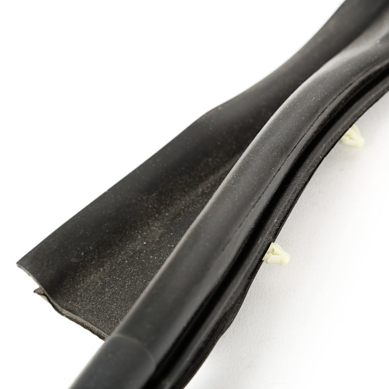 Load image into Gallery viewer, Omix Rear Full Door Seal RH 07-18 Jeep Wrangler
