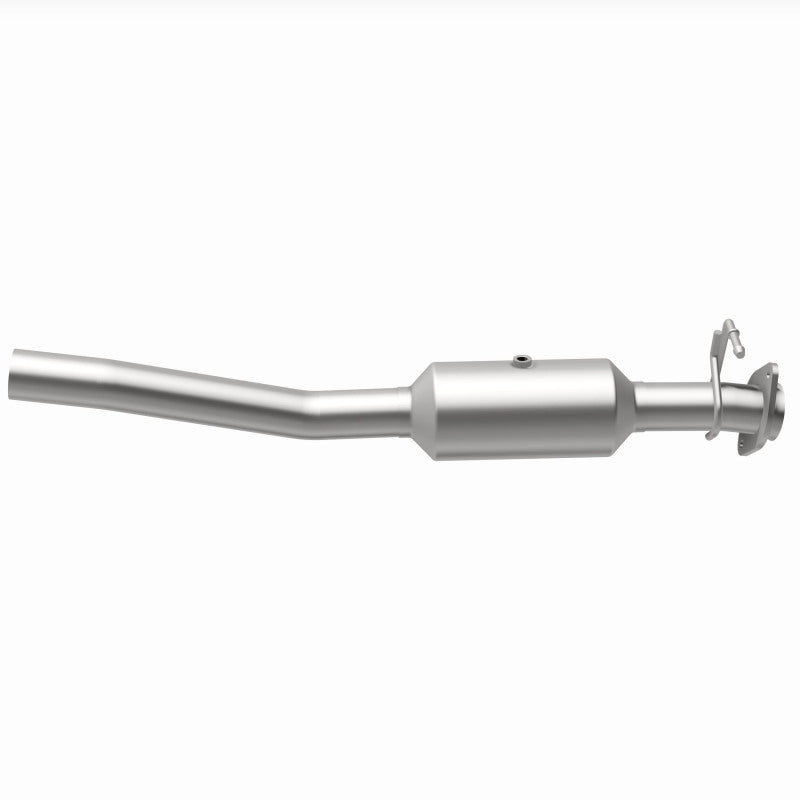 Load image into Gallery viewer, MagnaFlow 16-19 Ford F-53 V10 6.8L Underbody Direct-Fit Catalytic Converter
