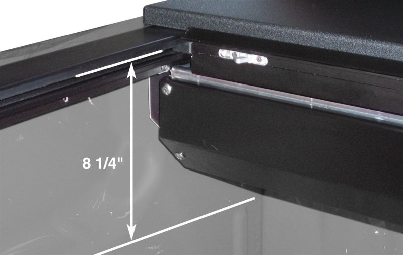 Load image into Gallery viewer, Roll-N-Lock 99-07 Chevy Silverado/Sierra (w/OE Rail Caps) LB 96-3/4in M-Series Tonneau Cover
