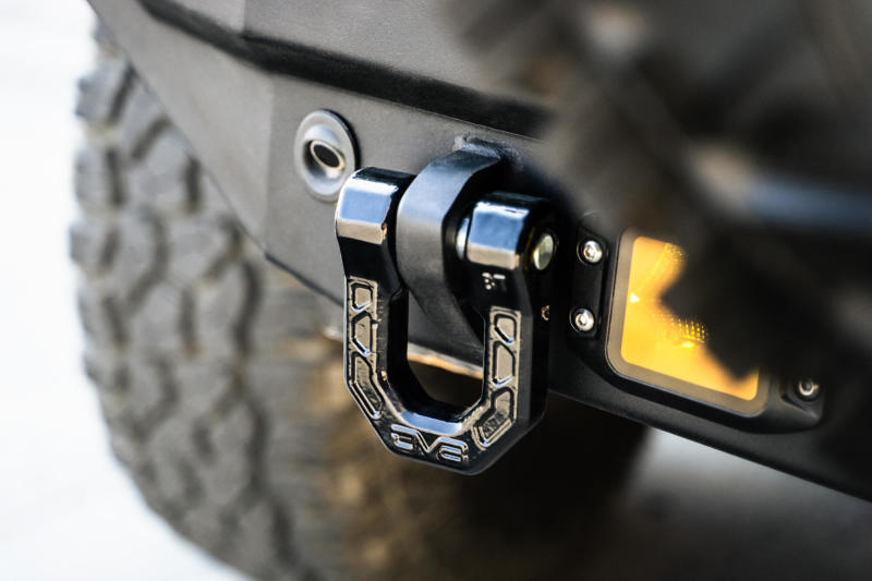 Load image into Gallery viewer, DV8 Offroad Elite Series D-Ring Shackles - Pair (Black)
