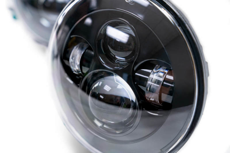 Load image into Gallery viewer, DV8 Offroad 07-18 Jeep Wrangler JK LED Projector Headlights

