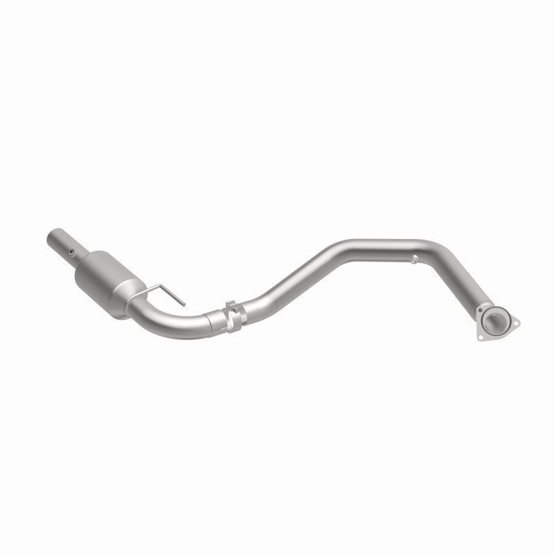 Load image into Gallery viewer, MagnaFlow 2009 Chevrolet Express 4500 V8 6.0L Left Underbody Catalytic Converter
