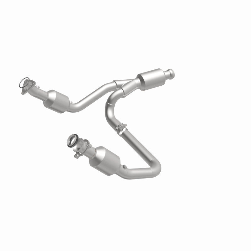 Load image into Gallery viewer, Magnaflow 14-15 Chevrolet Silverado 1500 Underbody 4.3L / 5.3L Direct-Fit Catalytic Converter
