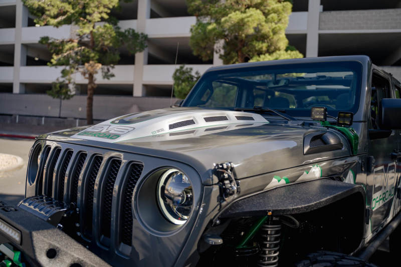 Load image into Gallery viewer, DV8 Offroad 18+ Jeep JL Heat Dispersion Hood - Primer Black
