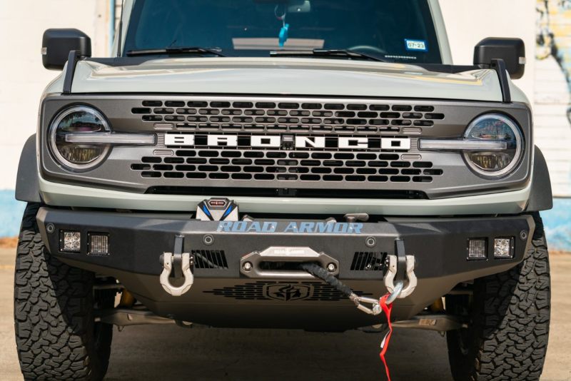 Load image into Gallery viewer, Road Armor 2021+ Ford Bronco Stealth Front Winch Bumper - Tex Blk

