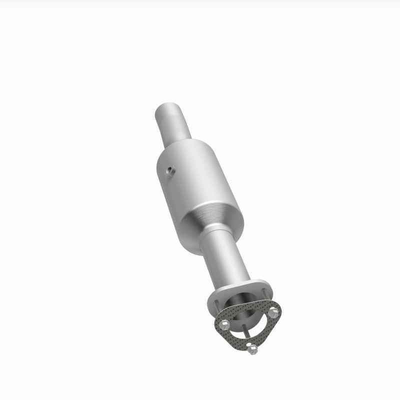 Load image into Gallery viewer, MagnaFlow 16-19 Ford E-450 Super Duty Base V10 6.8L Underbody Direct-Fit Catalytic Converter
