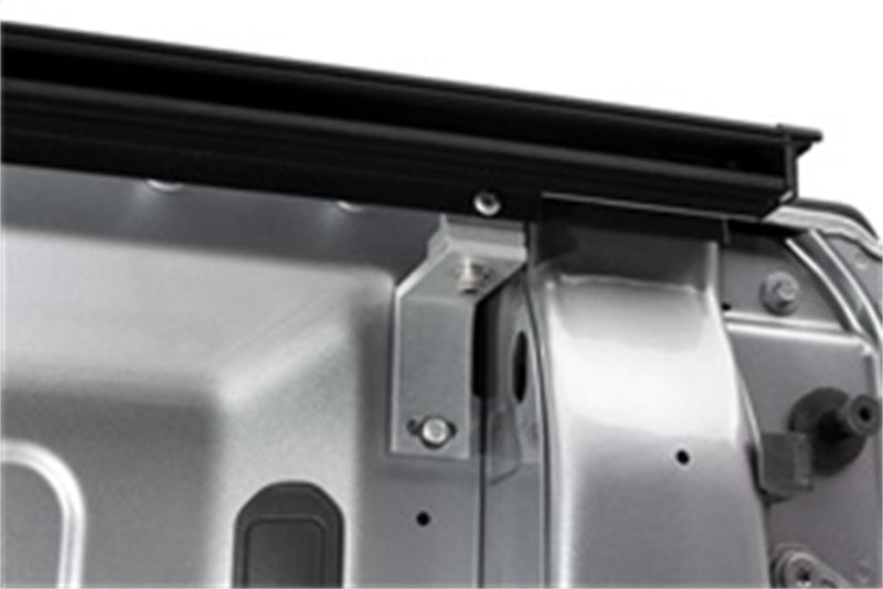 Load image into Gallery viewer, Roll-N-Lock 17-19 Ford F-250/F-350 Super Duty SB 80-3/8in A-Series Retractable Tonneau Cover
