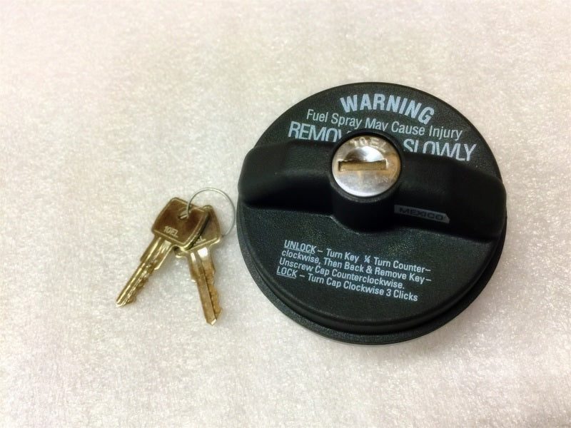 Load image into Gallery viewer, Titan Fuel Tanks Locking Black Fuel Cap (For Use w/5410040/5410050)
