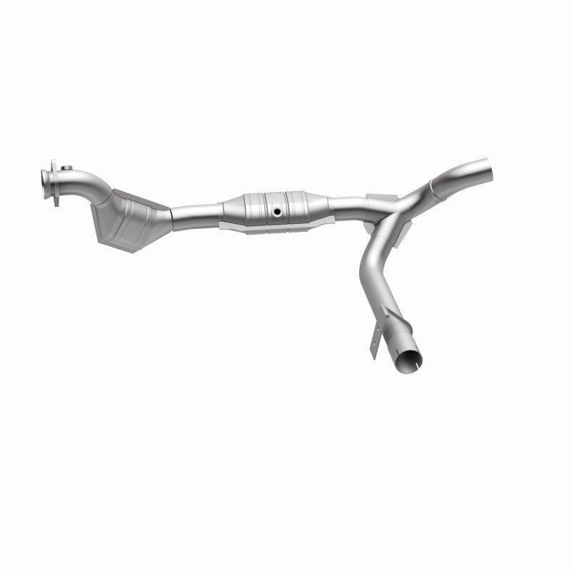 Load image into Gallery viewer, MagnaFlow Conv DF 01 Ford Trucks 4.6L
