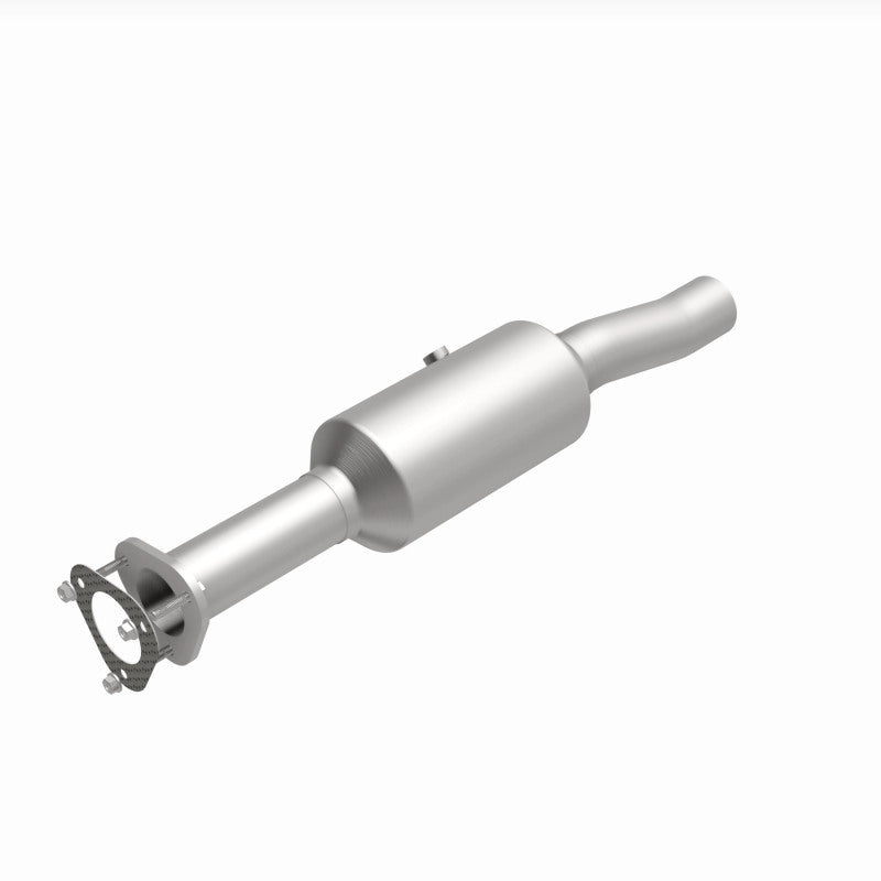 Load image into Gallery viewer, MagnaFlow 16-19 Ford E-450 Super Duty Base V10 6.8L Underbody Direct-Fit Catalytic Converter
