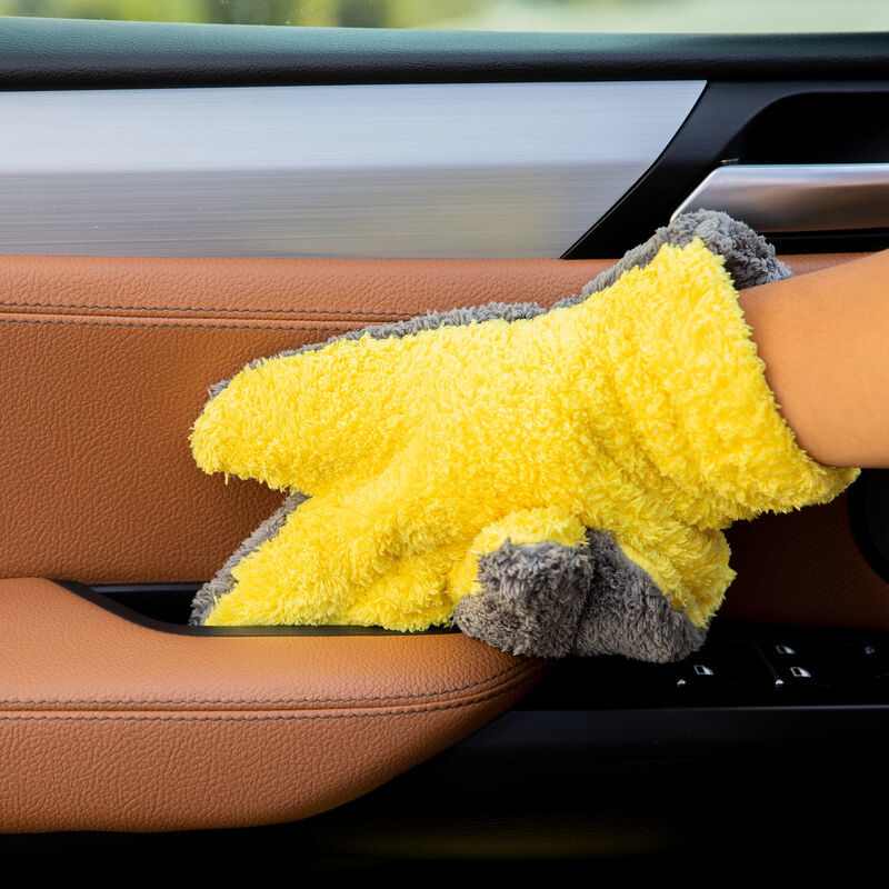 Load image into Gallery viewer, Chemical Guys The Stranger Helpful Handy Mitt
