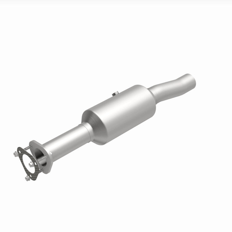 Load image into Gallery viewer, MagnaFlow 16-19 Ford E-450 Super Duty Base V10 6.8L Underbody Direct-Fit Catalytic Converter
