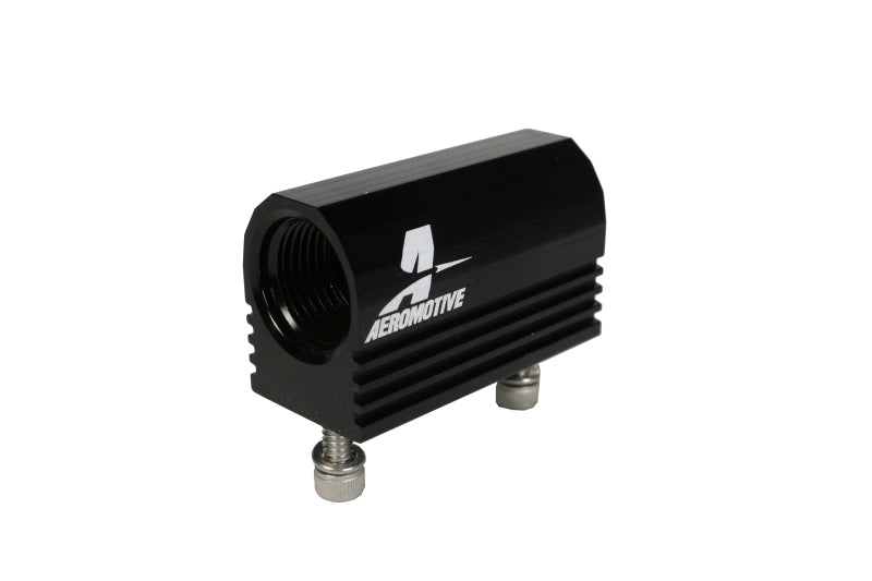 Load image into Gallery viewer, Aeromotive 05-06 Ford 4.6L Fuel Rail Pressure Sensor Adapter Log (-08 AN inlet / outlet)
