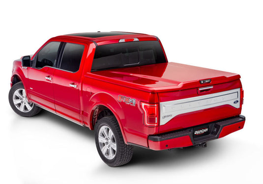 UnderCover 14-15 Chevy Silverado 1500 5.8ft Elite LX Bed Cover - Victory Red