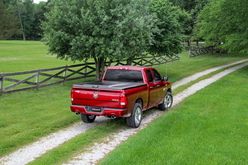 Load image into Gallery viewer, UnderCover 14-20 Toyota Tundra 5.5ft Elite Bed Cover - Black Textured
