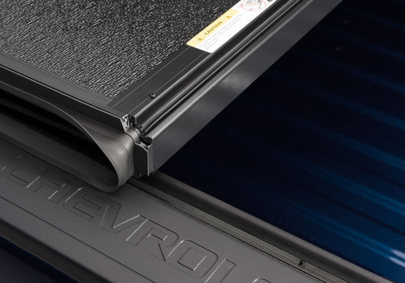 Load image into Gallery viewer, UnderCover 99-07 Chevy Silverado 1500 6.5ft Flex Bed Cover
