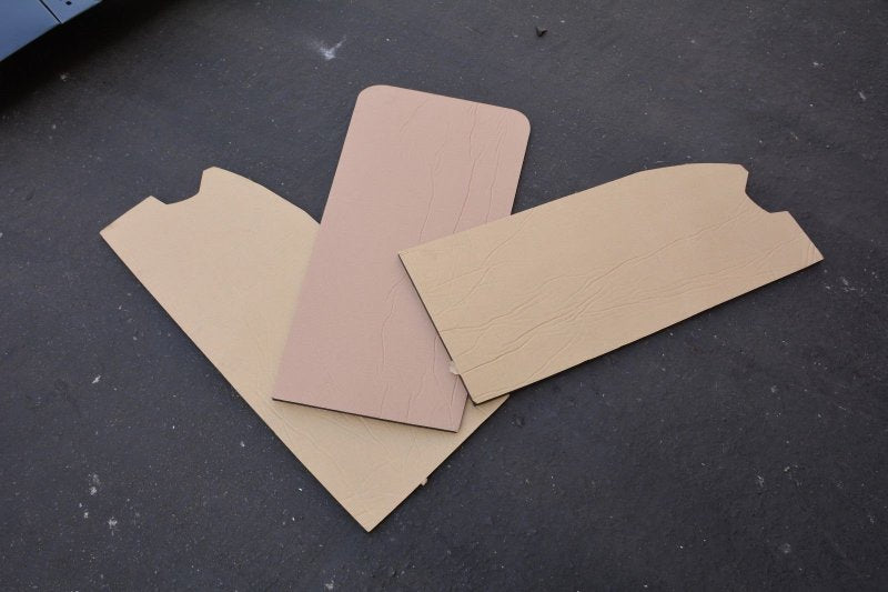 Load image into Gallery viewer, DV8 Offroad 07-18 Jeep Wrangler JK Metal Heat Dispersion Hood - Primer Black
