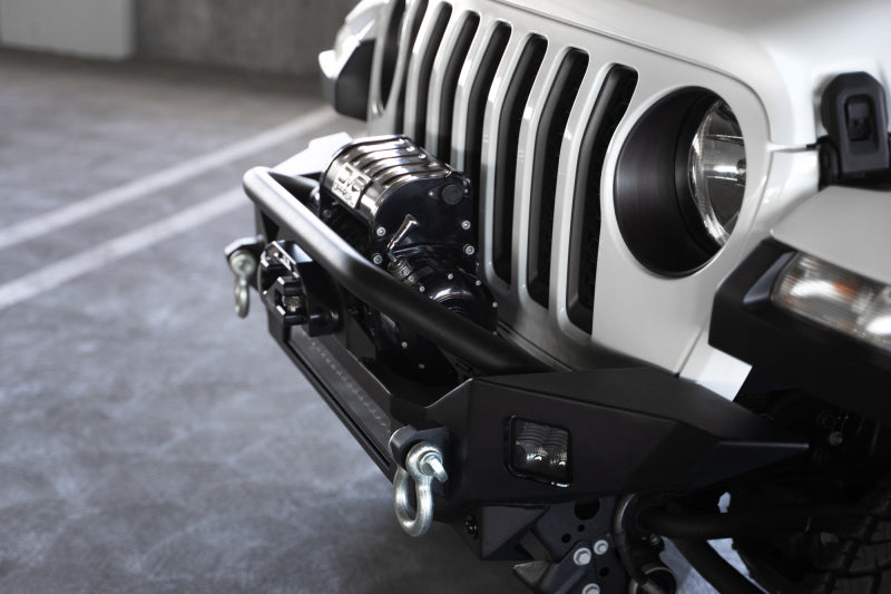 Load image into Gallery viewer, DV8 Offroad 18-23 Jeep Wrangler JL / 20-23 Jeep Gladiator JT FS-7 Mid-Width Winch Front Bumper
