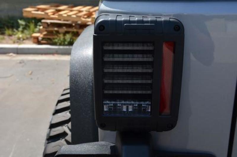 Load image into Gallery viewer, DV8 Offroad 07-18 Jeep Wrangler JK Horizontal LED Tail Light
